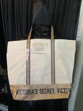 NWT VS Tote with Gold Glitter Trim. Has been in storage for years!🤯